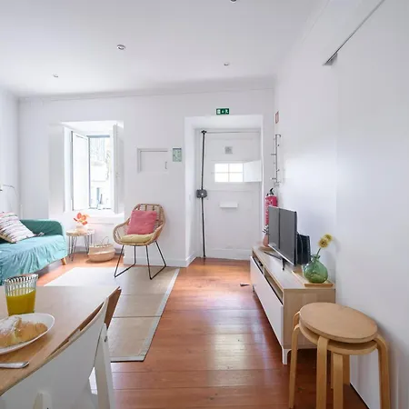 Renewed Alfama Gem With Ac, By Timecooler Лісабон