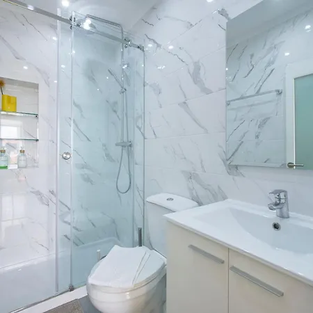 Renewed Alfama Gem With Ac, By Timecooler Apartmán