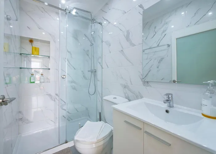 Renewed Alfama Gem With Ac, By Timecooler شقة