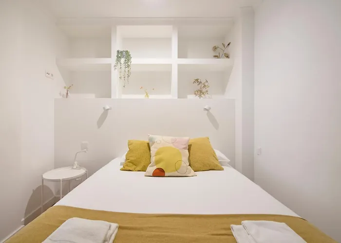 Renewed Alfama Gem With Ac, By Timecooler شقة *