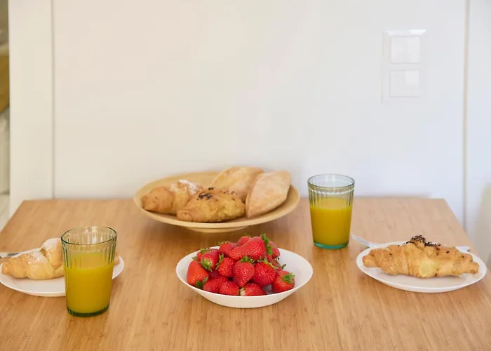 Renewed Alfama Gem With Ac, By Timecooler